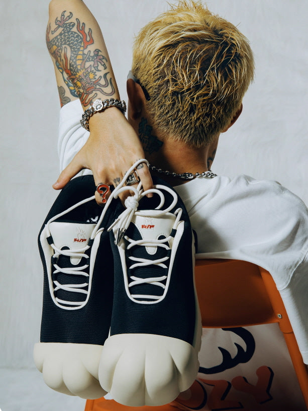 FVVO x MAOZYWORLD THICK SOLED LOW BOOTS