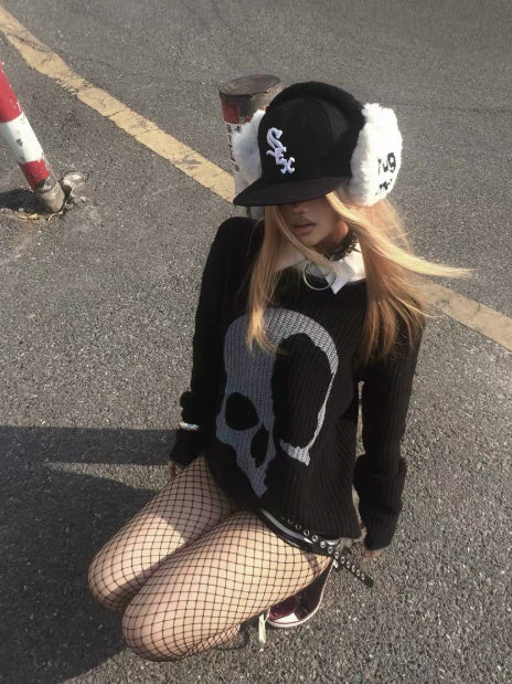 00's Skull Graphic Crew Neck Sweater
