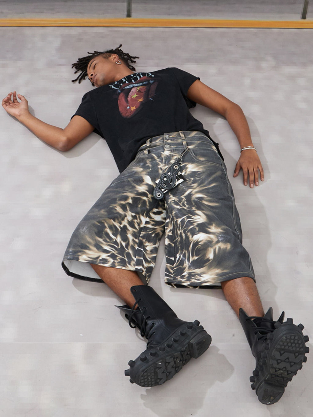 Double Waist Flame Wash Denim Short Pants