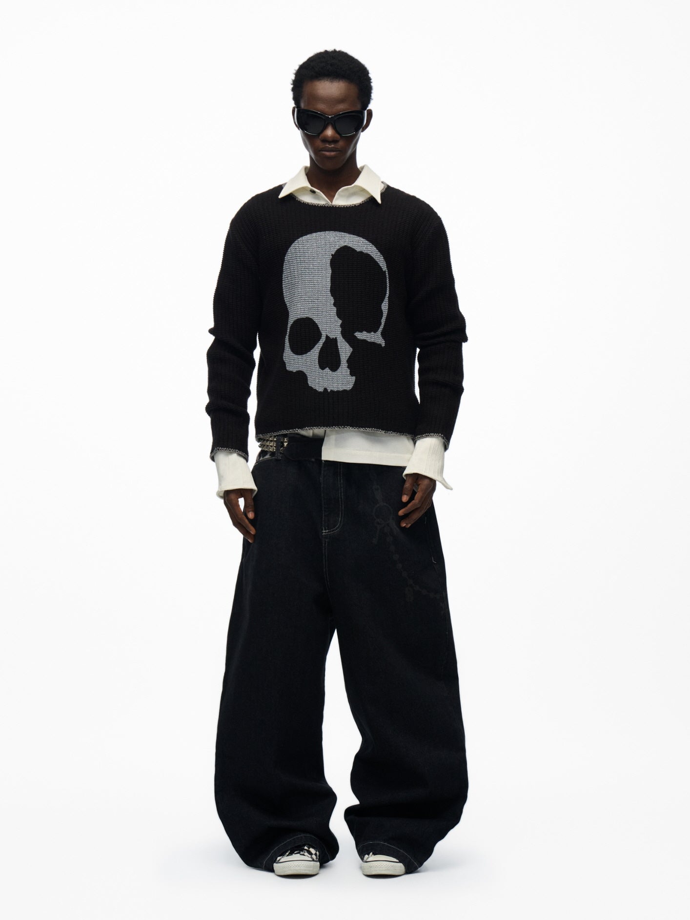 00's Skull Graphic Crew Neck Sweater