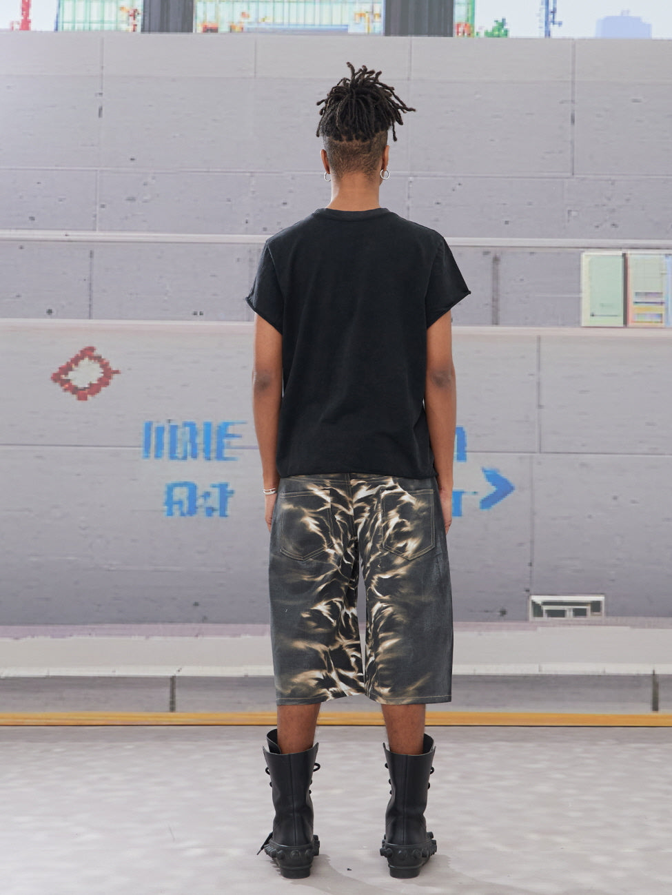 Double Waist Flame Wash Denim Short Pants